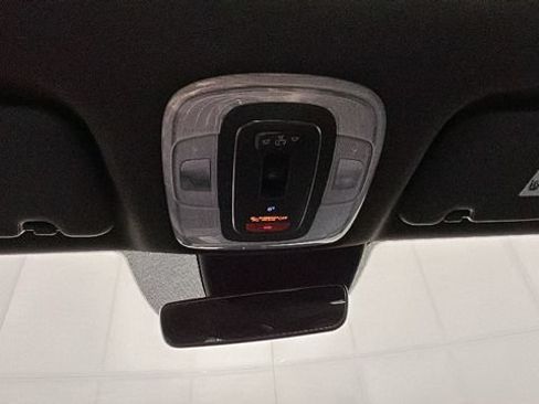 Certified 2025 Hyundai Elantra Limited FWD image 26