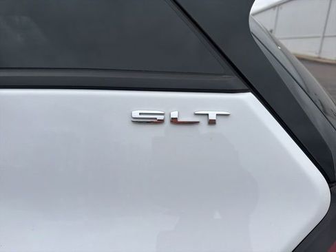 Certified 2024 GMC Terrain SLT image 10