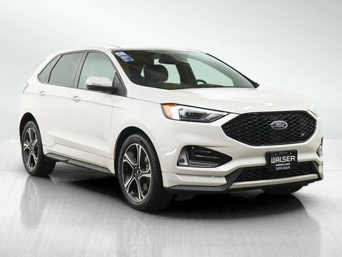 Used 2019 Ford Edge ST w/ Cold Weather Package AWD/4WD image 7