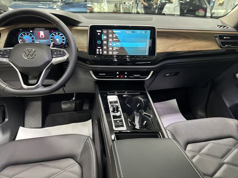 New 2026 Volkswagen Atlas SE image 32