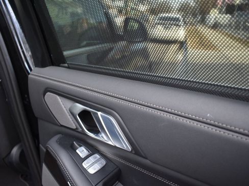 Used 2025 BMW X7 xDrive40i image 28