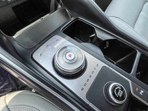 Certified 2025 Kia Sorento EX FWD image 21