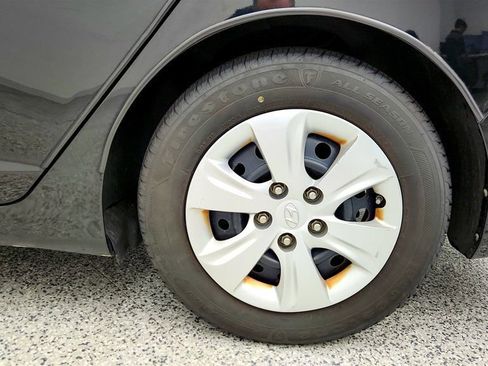 Used 2016 Hyundai Elantra SE image 9