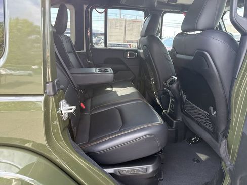 Used 2024 Jeep Wrangler Unlimited Sahara w/ Safety Group AWD/4WD image 18
