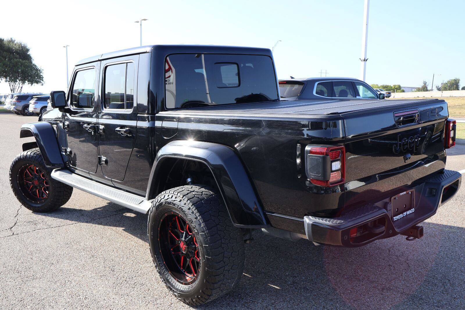 Used 2021 Jeep Gladiator Overland AWD/4WD image 5