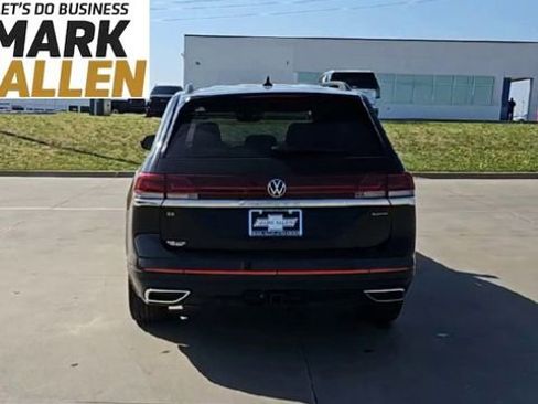 Used 2025 Volkswagen Atlas SE AWD/4WD image 7