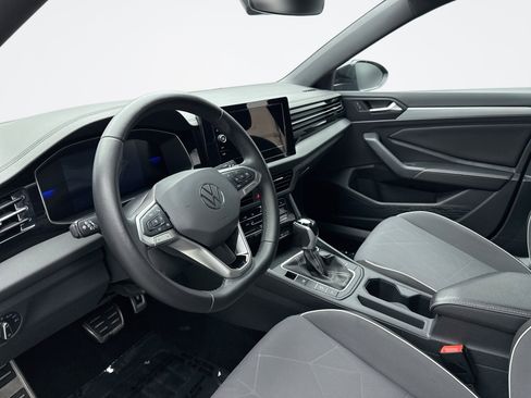 Used 2025 Volkswagen Jetta Sport FWD image 10