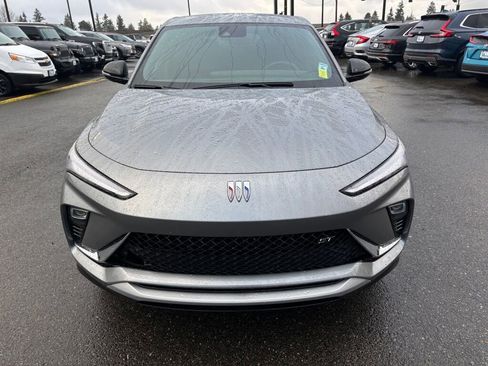 Used 2024 Buick Envista Sport Touring w/ Convenience I Package image 2