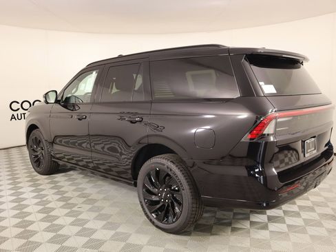 New 2026 Lincoln Navigator Reserve image 24