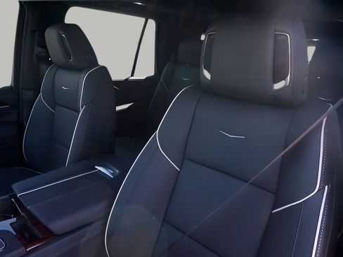 Certified 2024 Cadillac Escalade Premium Luxury w/ Performance Package image 9