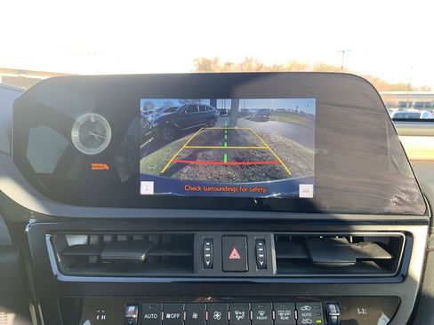 Used 2025 Lexus ES 350 w/ Premium Package image 25