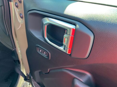 New 2025 Jeep Gladiator Sport image 23