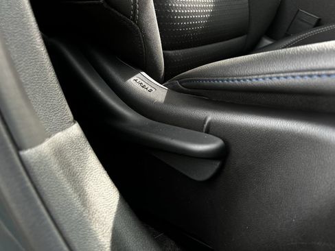 Used 2025 Chevrolet Trax LT FWD image 28