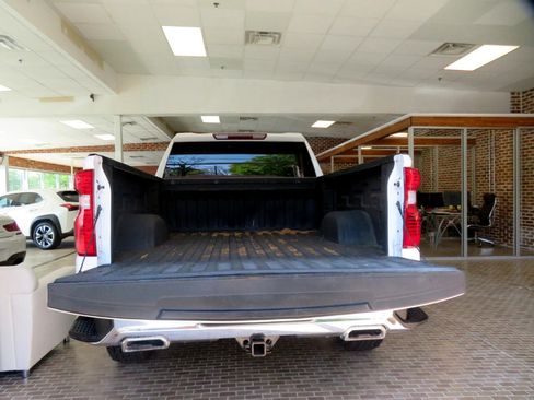 Used 2019 Chevrolet Silverado 1500 LT w/ Z71 Off-Road Package image 45