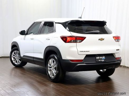 Used 2021 Chevrolet TrailBlazer LS FWD image 9