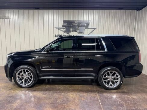 Used 2020 GMC Yukon Denali w/ Denali Premium Package AWD/4WD image 3