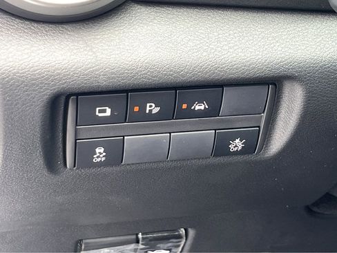 New 2025 Nissan Versa S w/ Trunk Package FWD image 17