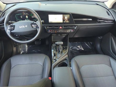 Used 2023 Kia Niro EX image 19