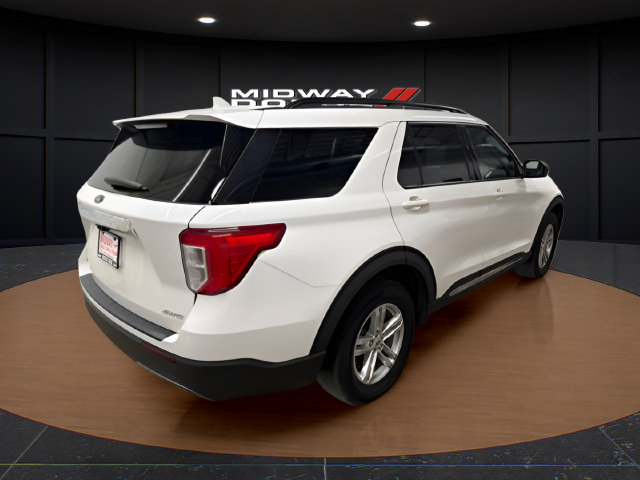 Used 2021 Ford Explorer XLT w/ Equipment Group 202A AWD/4WD image 4