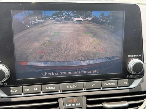 Certified 2022 Nissan Altima 2.5 SR FWD image 21
