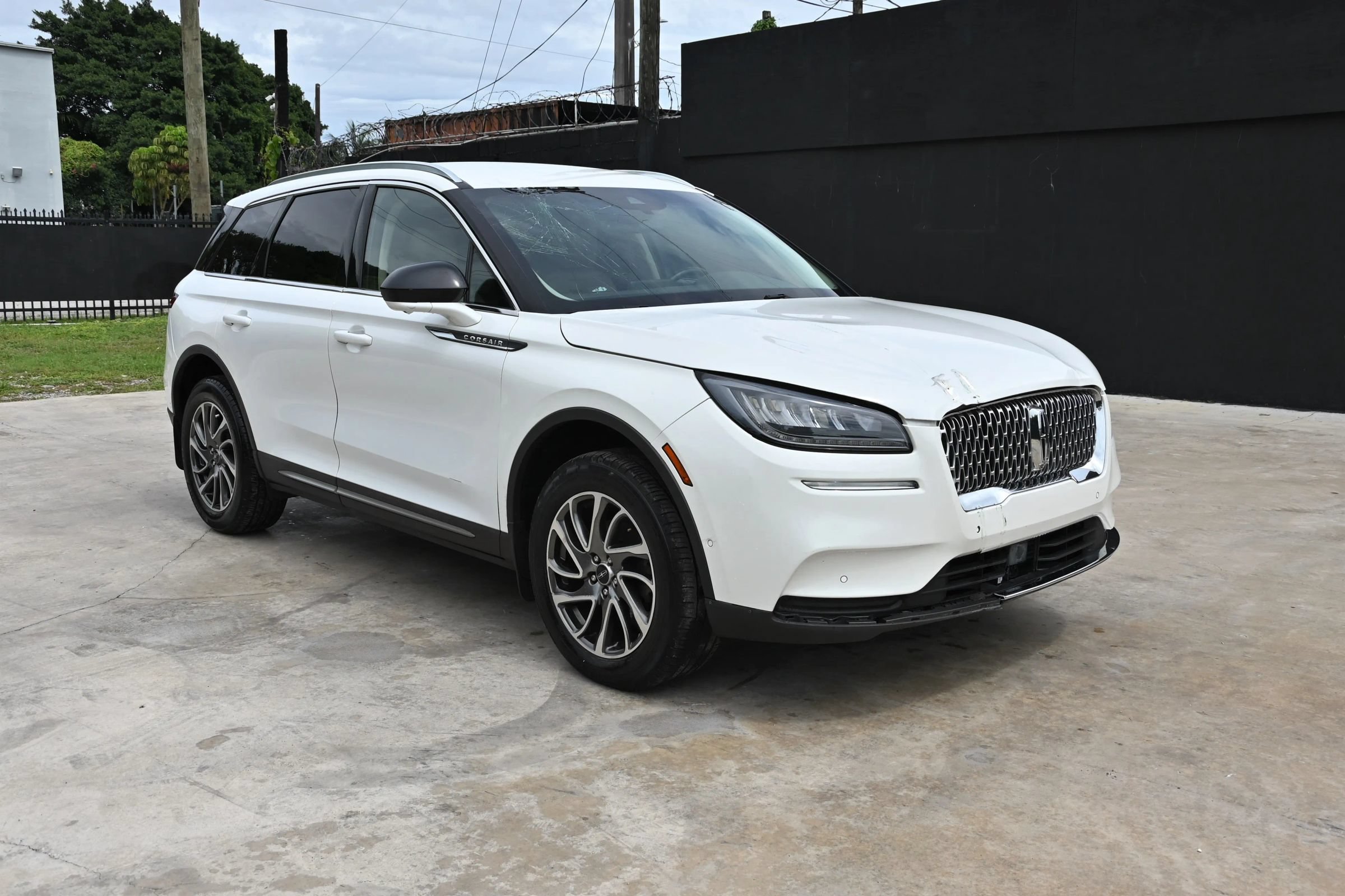 Used 2022 Lincoln Corsair FWD w/ Equipment Group 101A image 1