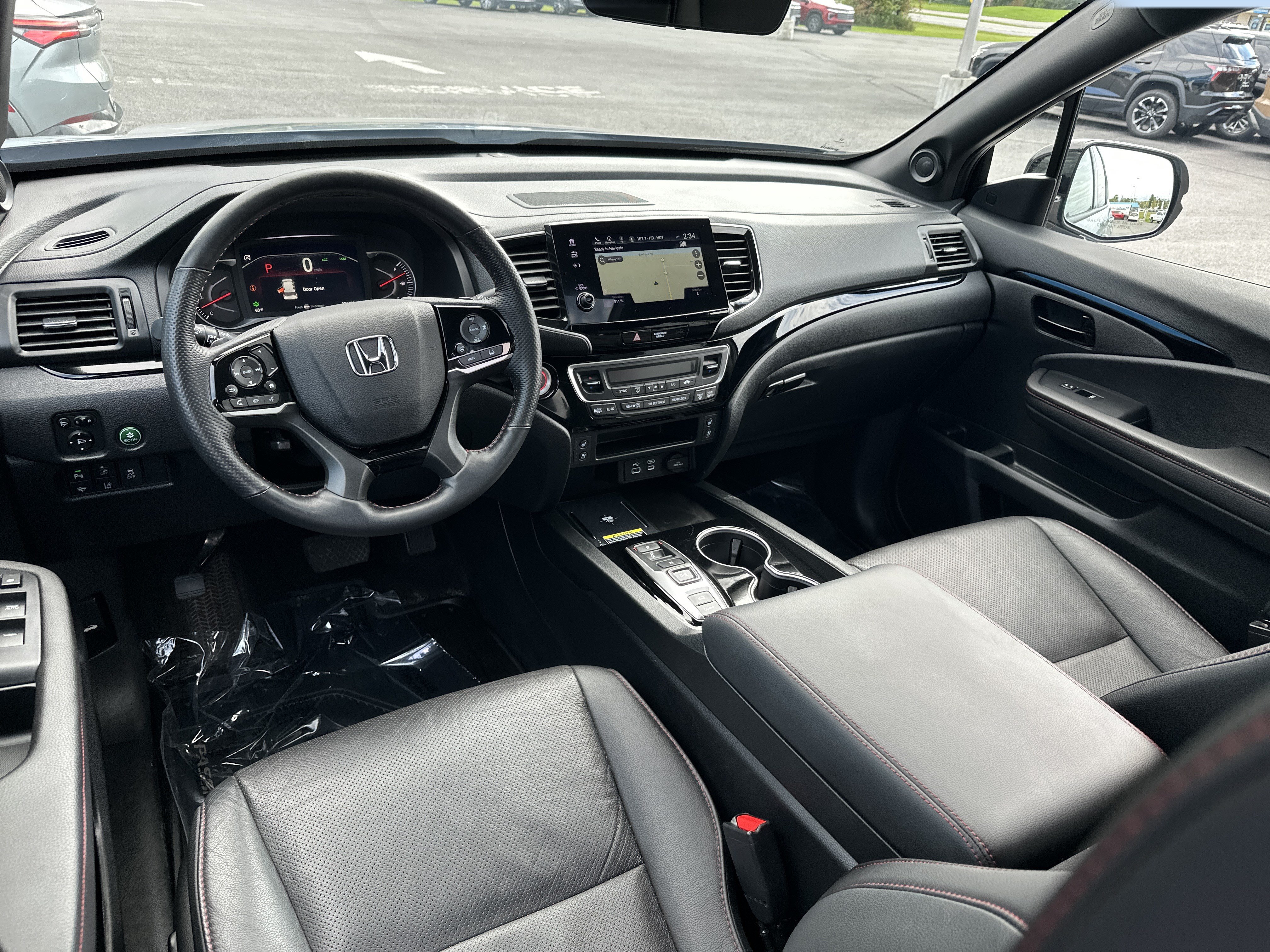 Used 2025 Honda Passport Black Edition image 8