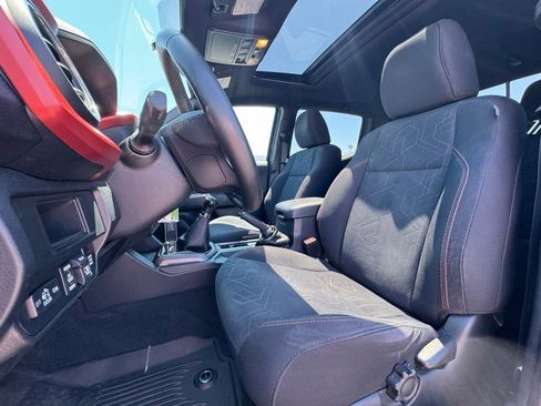 Used 2017 Toyota Tacoma TRD Off-Road AWD/4WD image 16