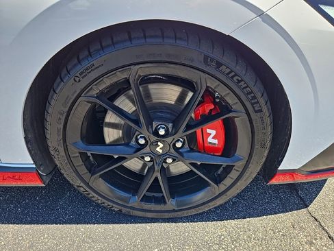 Certified 2025 Hyundai Elantra N FWD image 18