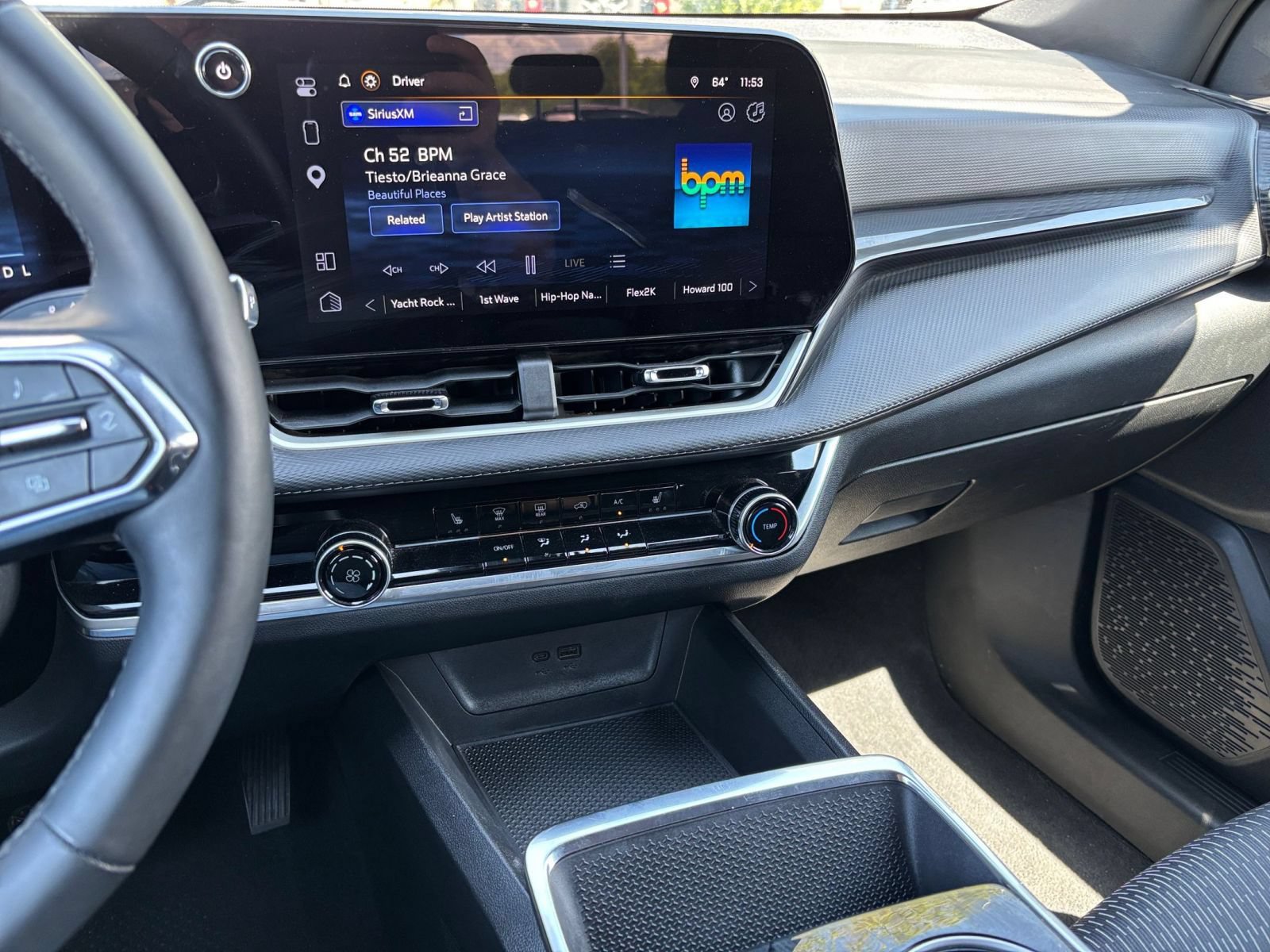 Used 2025 Chevrolet Equinox LT AWD/4WD image 16