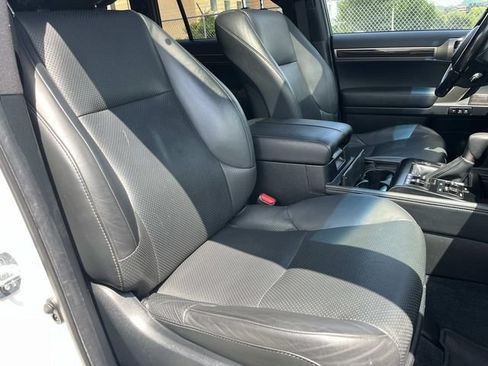 Used 2021 Lexus GX 460 Luxury w/ Accessory Package AWD/4WD image 27