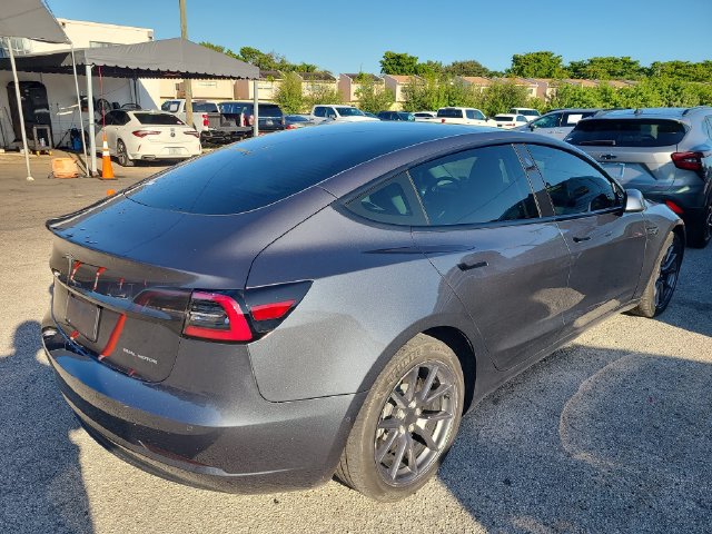 Used 2022 Tesla Model 3 Long Range AWD/4WD image 3
