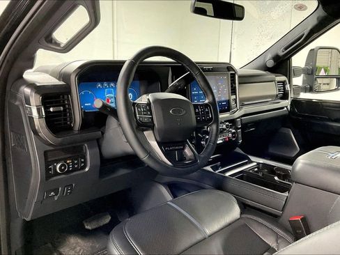 Used 2026 Ford F450 Platinum w/ FX4 Off-Road Package image 16