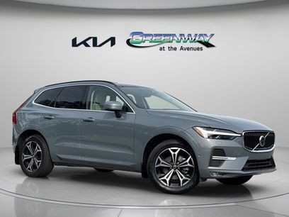 Used 2022 Volvo XC60 B5 Momentum w/ Advanced Package