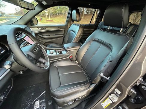 New 2025 Jeep Grand Cherokee Limited image 15