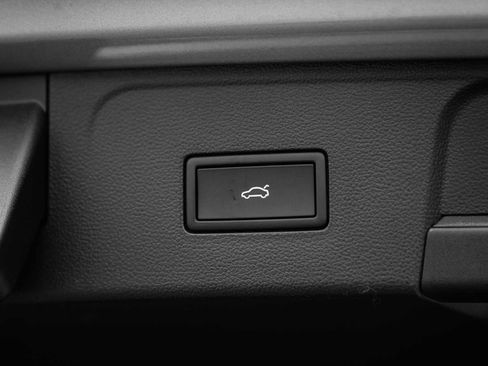 New 2026 Volkswagen Atlas SE image 44