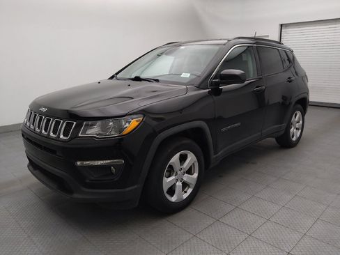 Used 2019 Jeep Compass Latitude w/ Popular Equipment Group FWD image 2