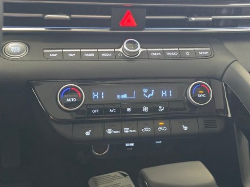New 2026 Hyundai Elantra Limited FWD image 29