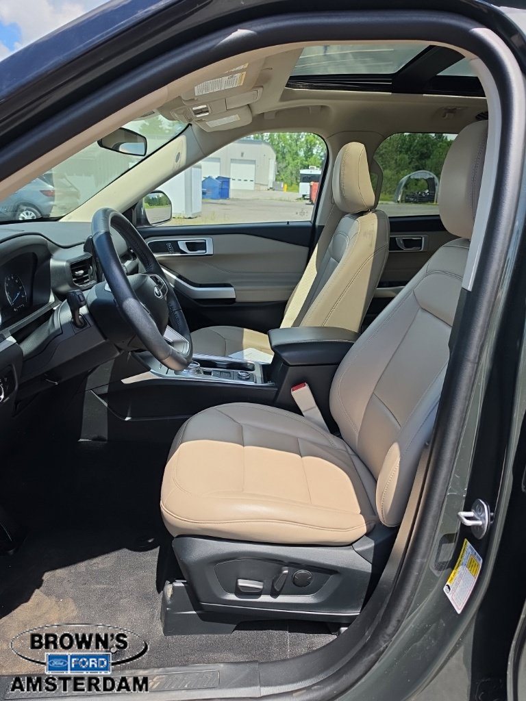 Used 2023 Ford Explorer XLT w/ Equipment Group 202A AWD/4WD image 19