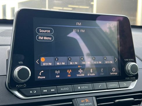 Used 2024 Nissan Altima 2.5 SV FWD image 25