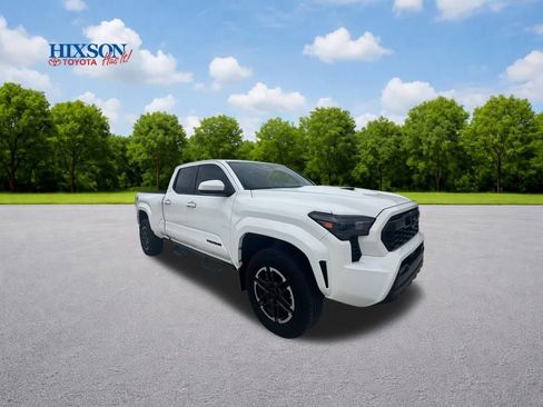 Used 2024 Toyota Tacoma TRD Sport image 3