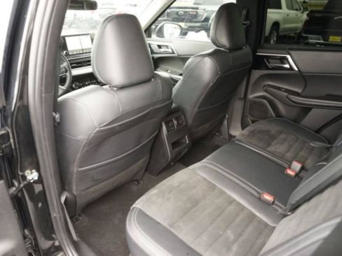 Used 2022 Mitsubishi Outlander SE FWD image 11