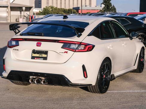 Used 2024 Honda Civic Type R image 4