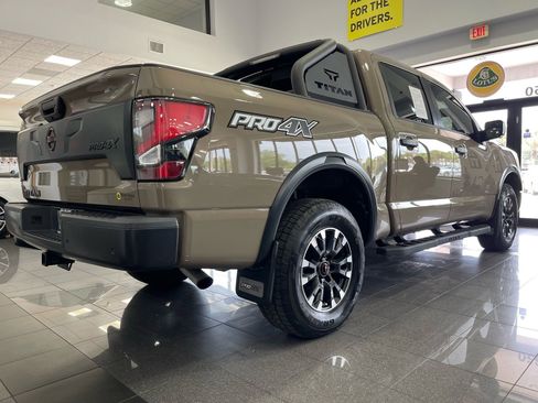 Used 2023 Nissan Titan PRO-4X w/ Pro-4x Convenience Package AWD/4WD image 5