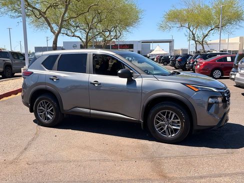 Used 2024 Nissan Rogue S FWD image 8