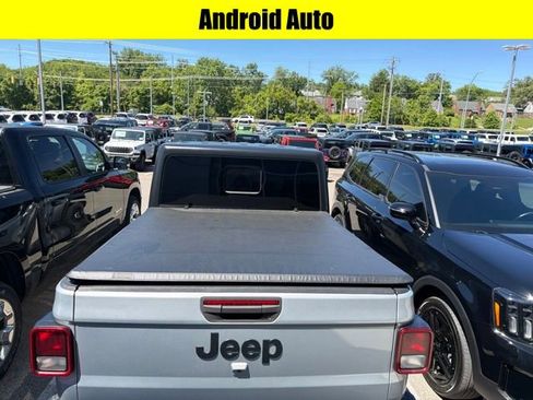 Used 2023 Jeep Gladiator Sport AWD/4WD image 6