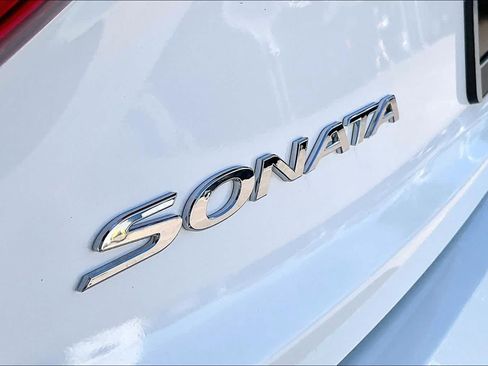 Used 2017 Hyundai Sonata Limited 2.0T FWD image 10