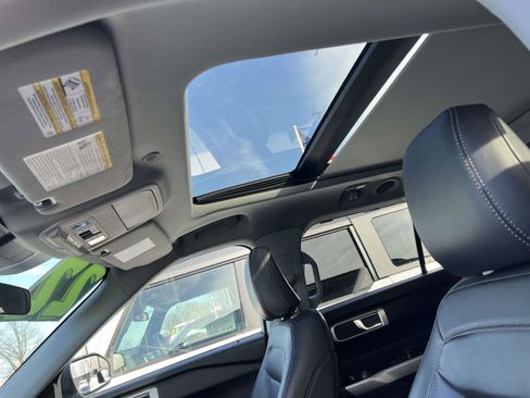 Used 2022 Ford Explorer XLT w/ Equipment Group 202A image 26