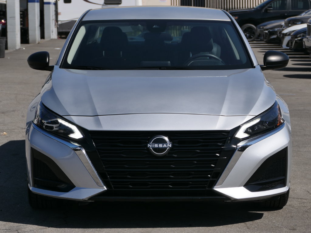 Used 2024 Nissan Altima 2.5 SV FWD image 6