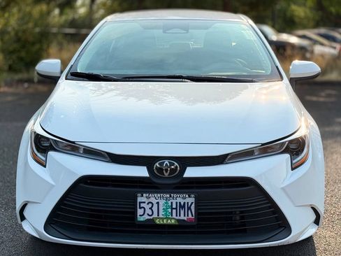 Used 2023 Toyota Corolla LE w/ Carpet Mat Package (TMS) FWD image 8
