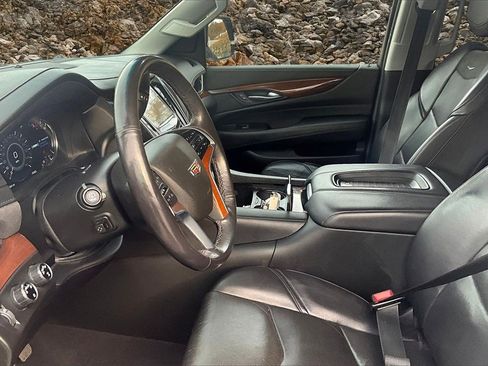 Used 2019 Cadillac Escalade Luxury image 22